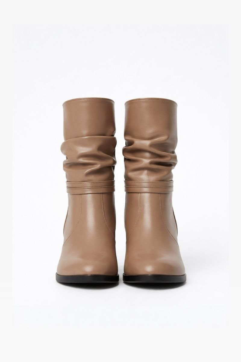 VINTAGE CARAMEL SLOUCHY HEELED ANKLE BOOTS