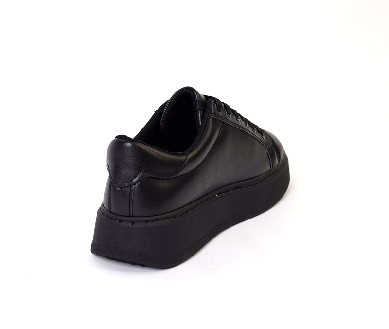 Essence Black Sneaker