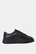 Essence Black Sneaker