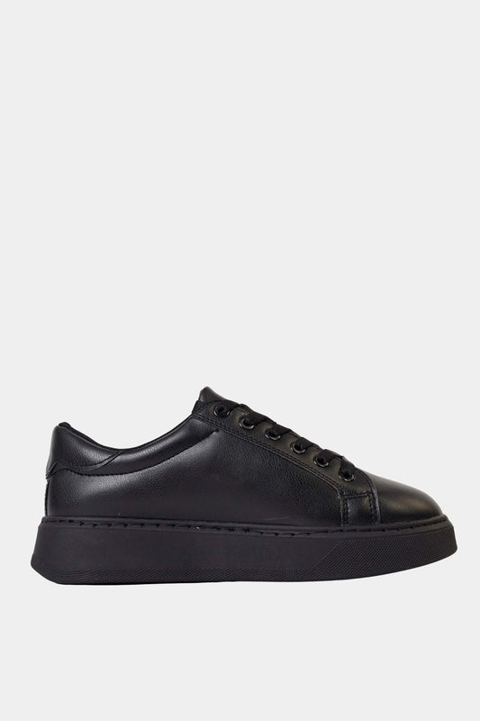 Essence Black Sneaker