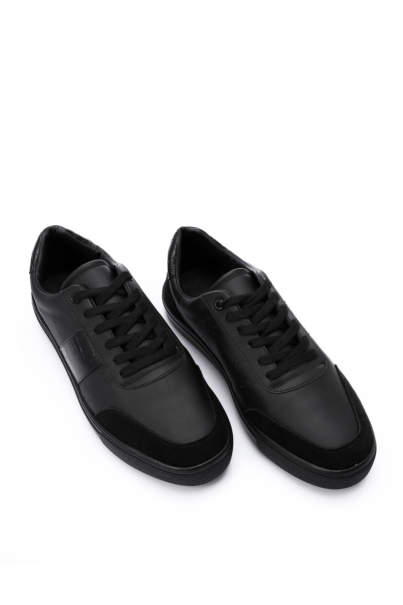 CLASSIC LACE-UP SNEAKERS