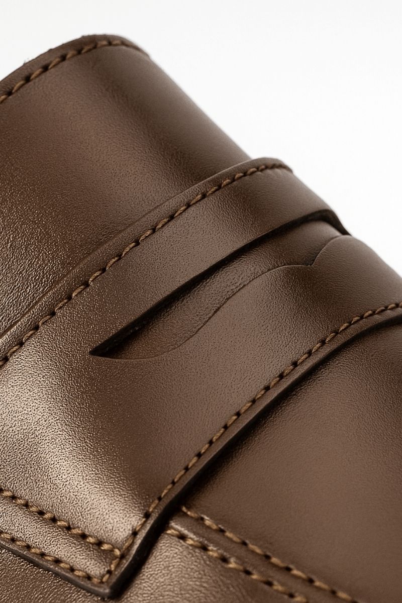CLASSIC BROWN LOAFER