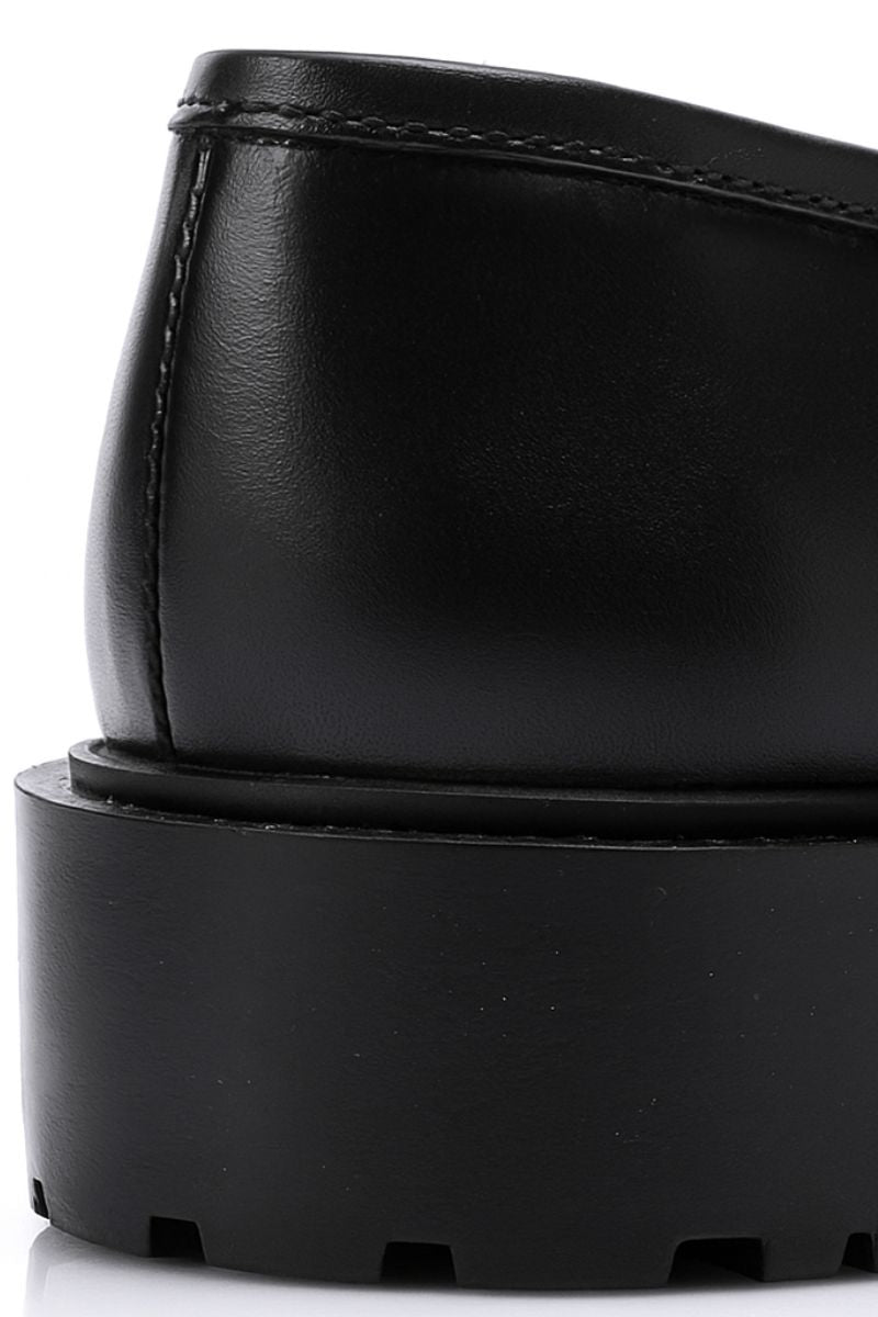 CLASSIC BLACK LOAFER