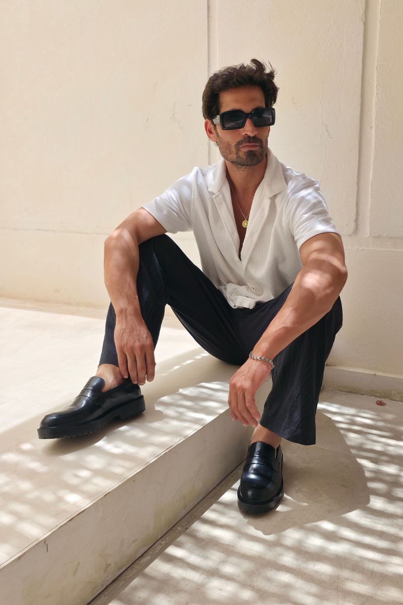 CLASSIC BLACK LOAFER