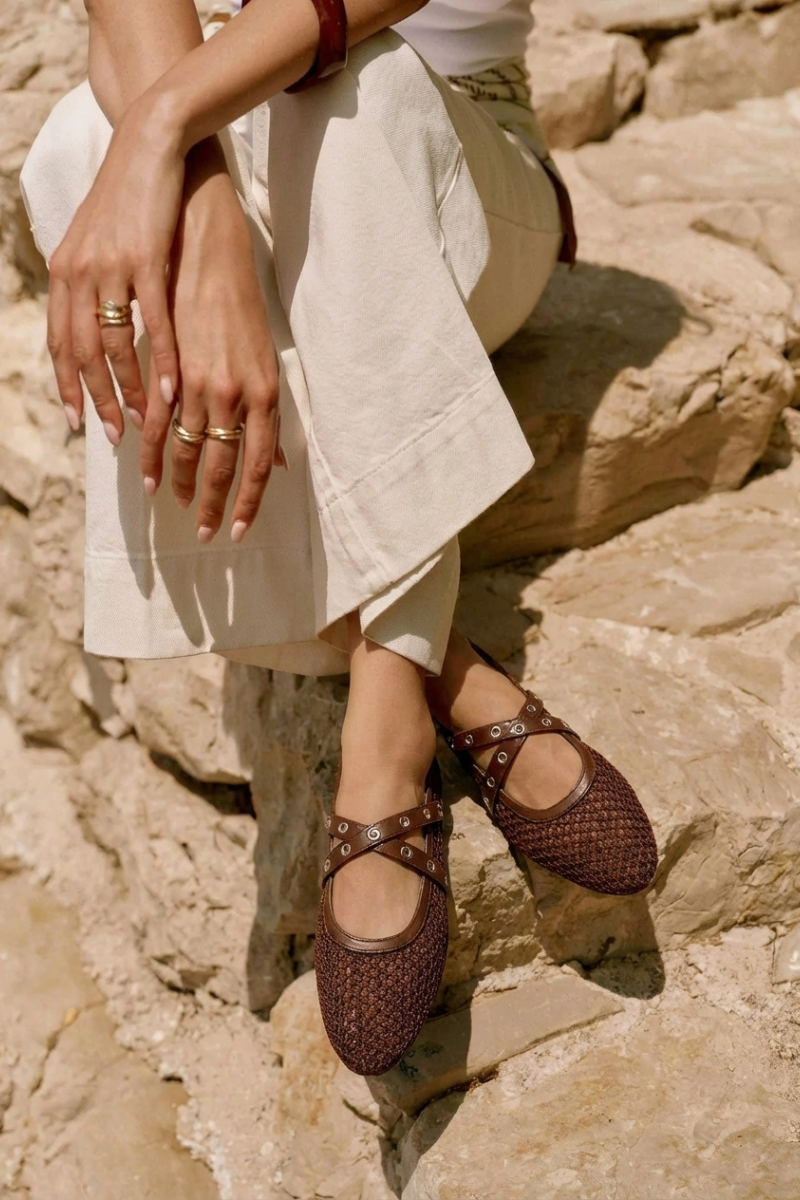 CROSS STRAP BROWN BALLERINA