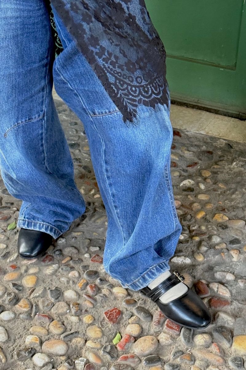 BLACK DOUBLE BUCKLE BALLERINA