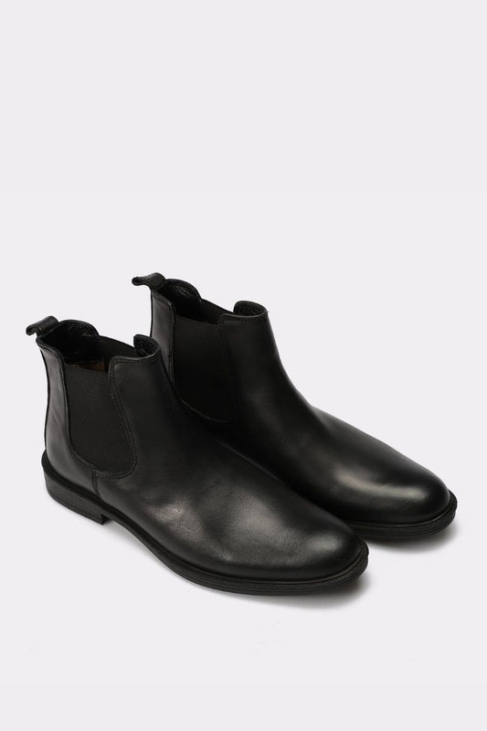 CLASSIC BLACK LEATHER CHELSEA BOOTS