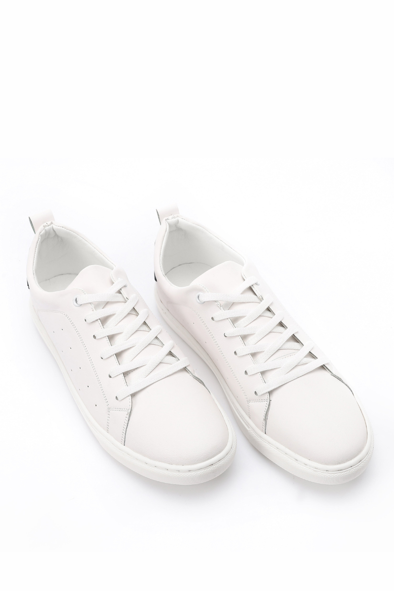 CASUAL STREET SNEAKERS