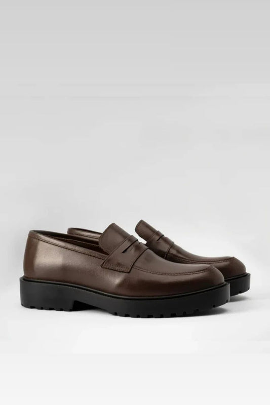CLASSIC BROWN LOAFER