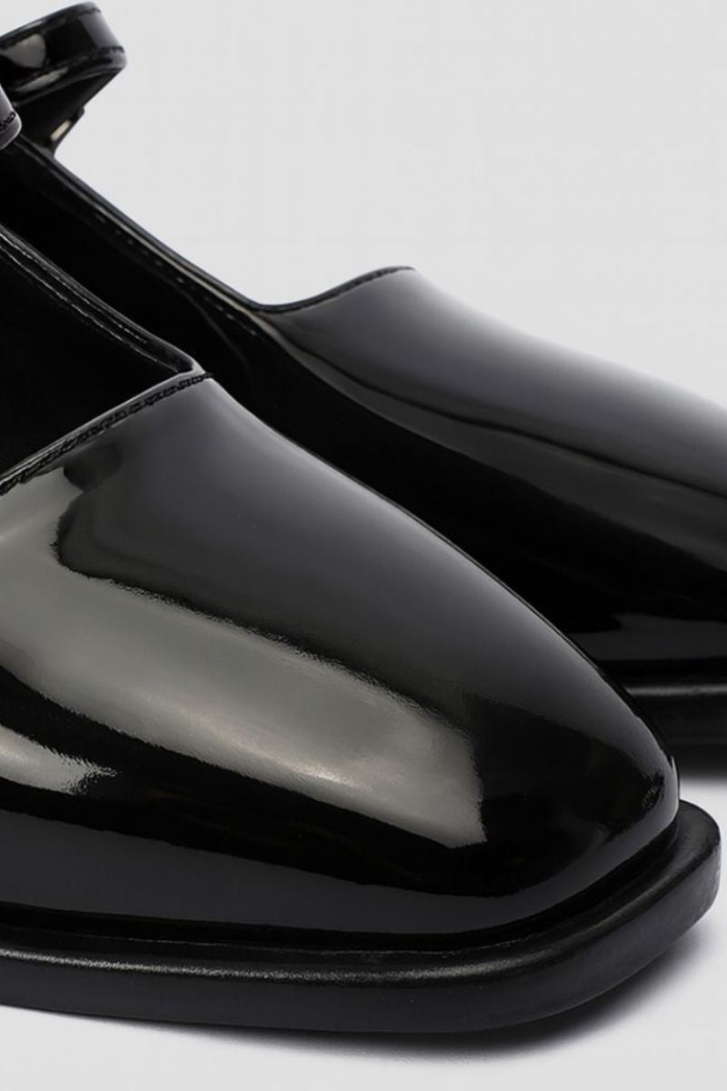 BLACK MARY JANE PUMPS
