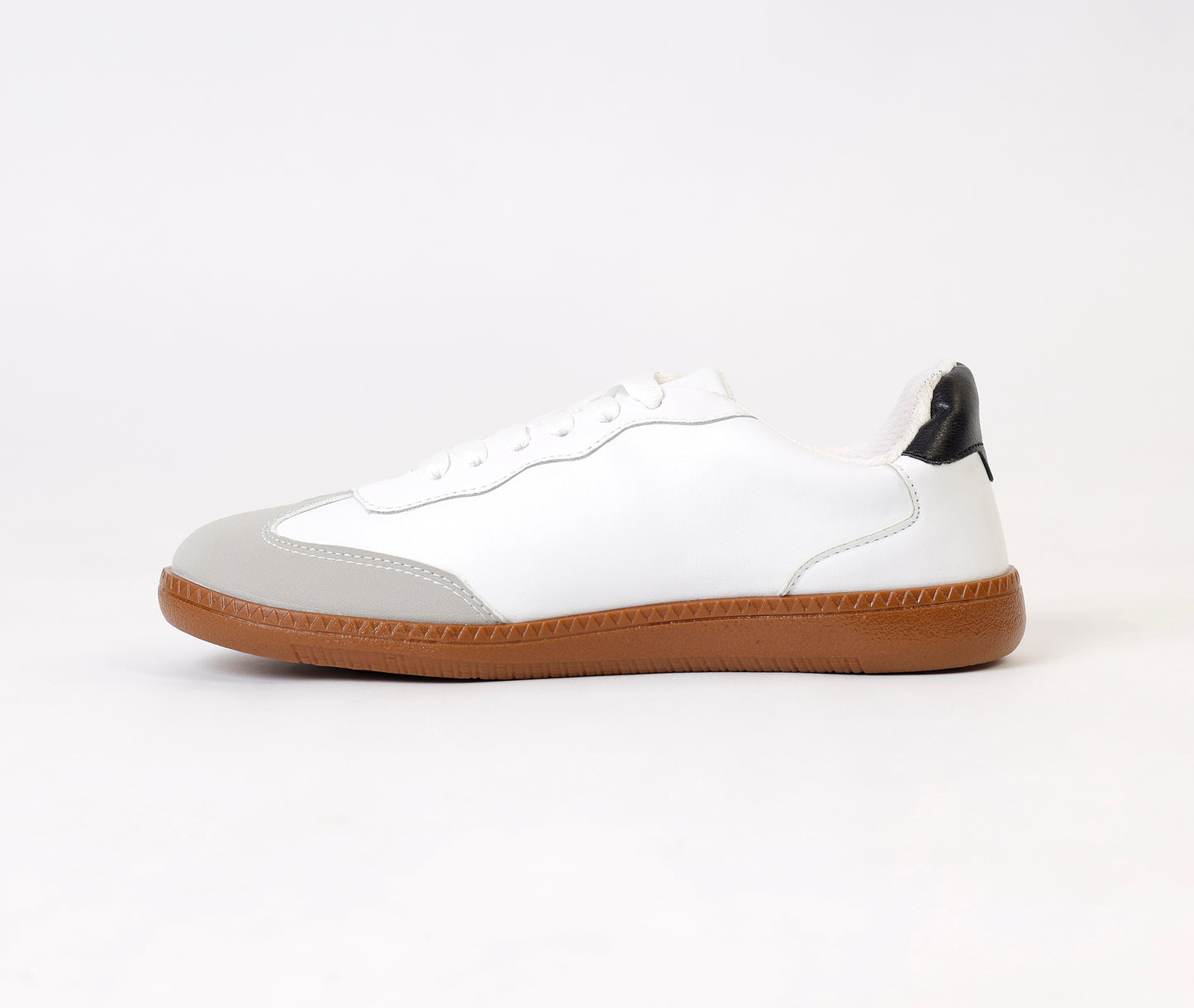 Retro Stripes Dual-Tone Sneaker