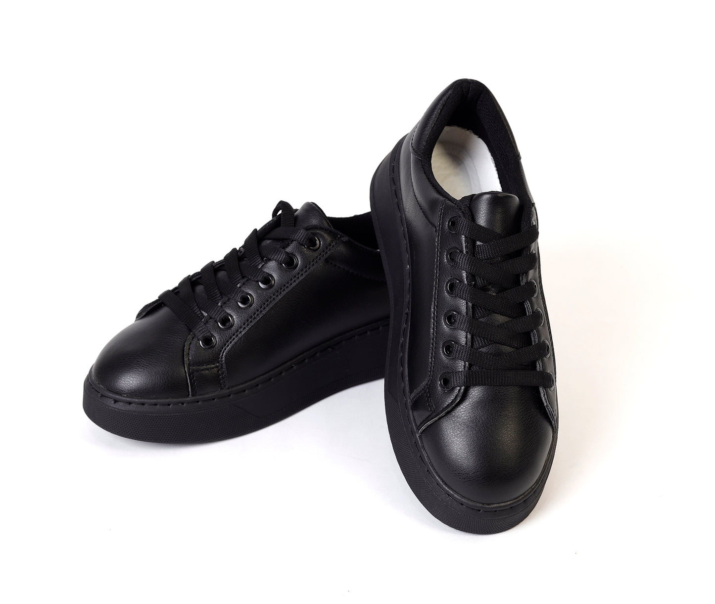 Essence Black Sneaker