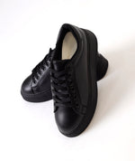 Essence Black Sneaker