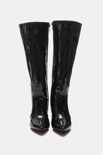 GLOSSY BLACK KNEE-HIGH BOOTS