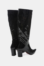 GLOSSY BLACK KNEE-HIGH BOOTS