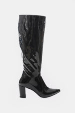 GLOSSY BLACK KNEE-HIGH BOOTS