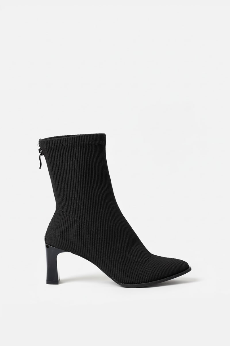 Black Ribbed Ankle Boot - Amza - 37