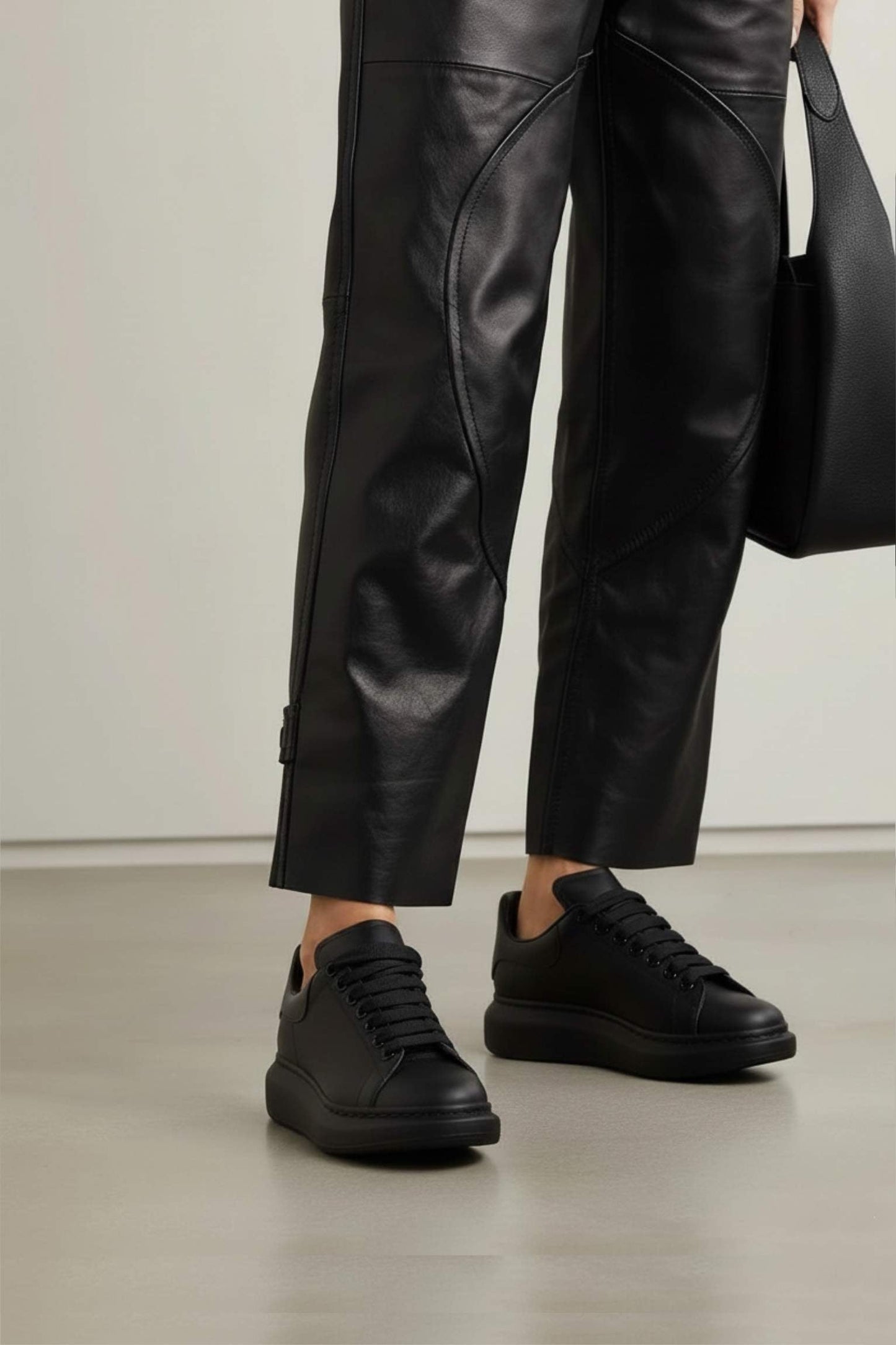 Essence Black Sneaker - Amza - 37