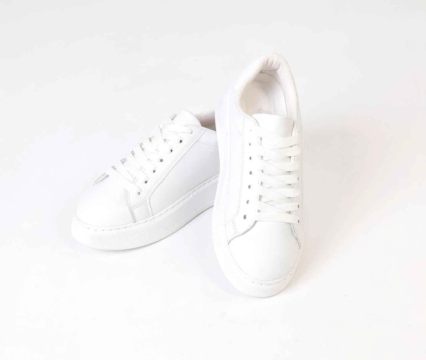 Essence White Sneaker - Amza - 37