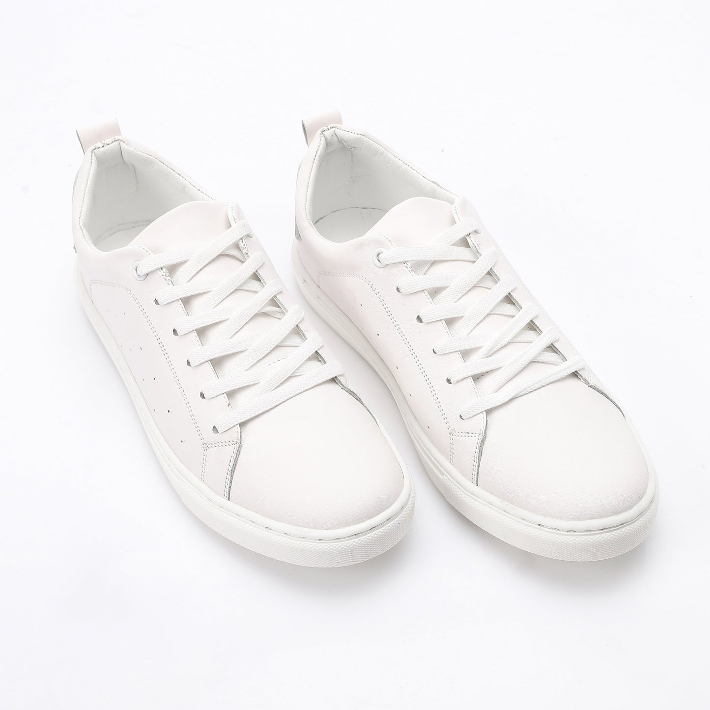 Essential Sneakers - Amza - 41