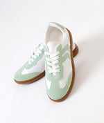Retro Green Stripes Sneaker - Amza - 37