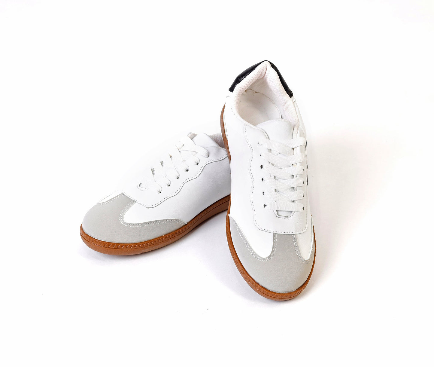 Retro Stripes Dual - Tone Sneaker - Amza - 37